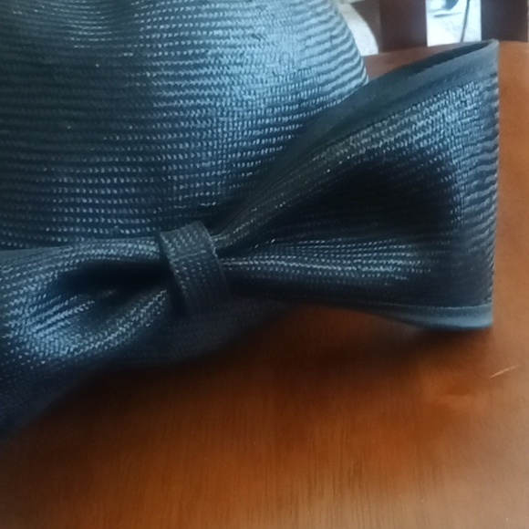Black Half Hat with Semi Bow - Picture 3 of 4
